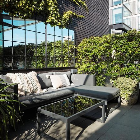 Appartamento Luxurious Penthouse, Expansive Wrap-Around Terrace Londra Esterno foto