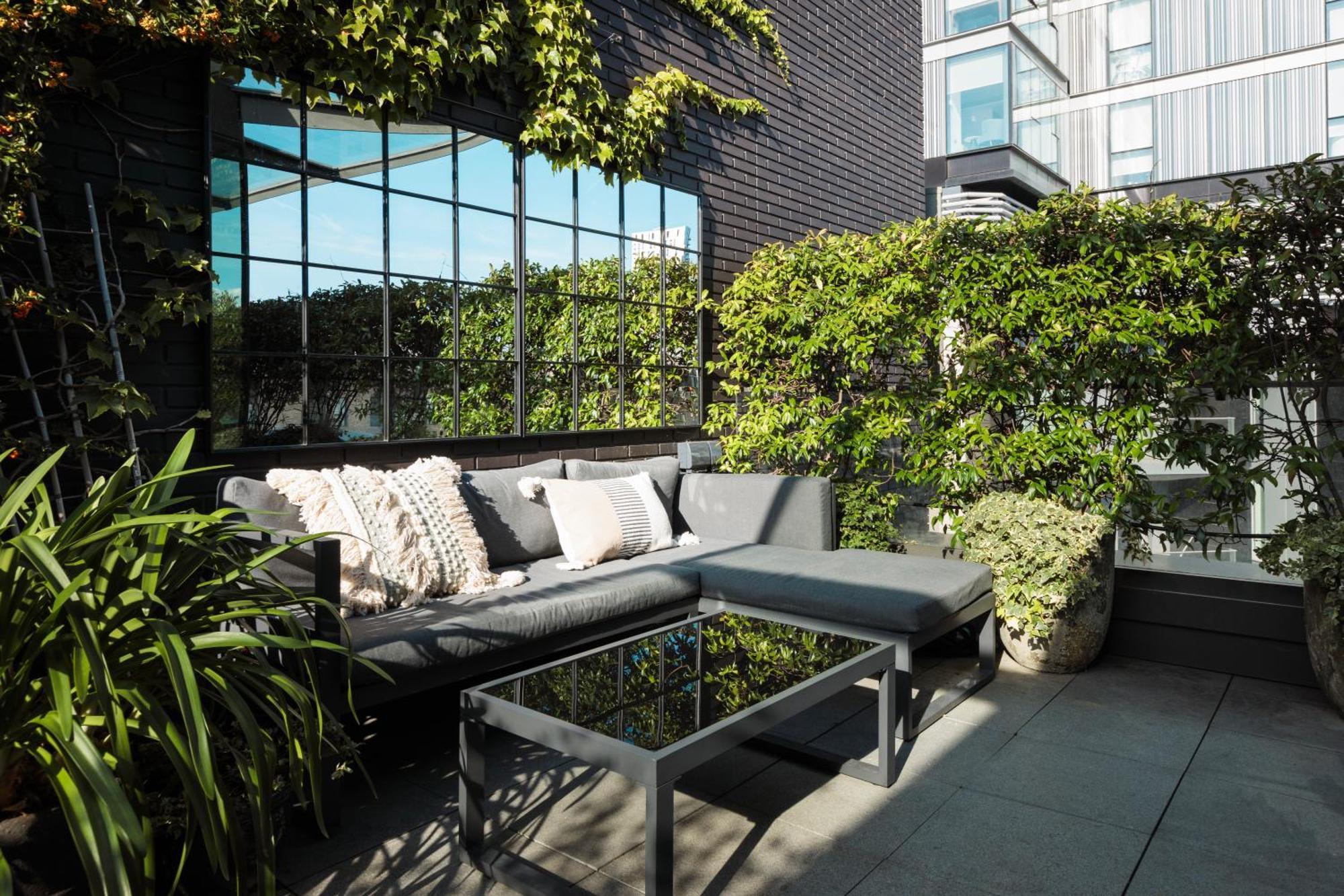 Appartamento Luxurious Penthouse, Expansive Wrap-Around Terrace Londra Esterno foto